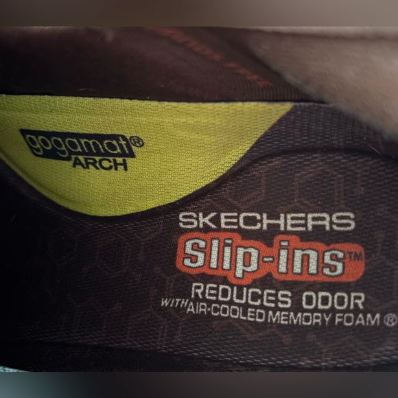 Men\'s Size 8 Skechers Hands Free Slip-ins in a chocolate brown. NWOT
